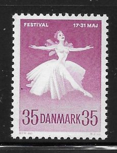 Denmark 369 Ballet Dancer single MNH