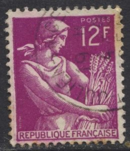 France #834 Farm Women Type Used CV$0.30