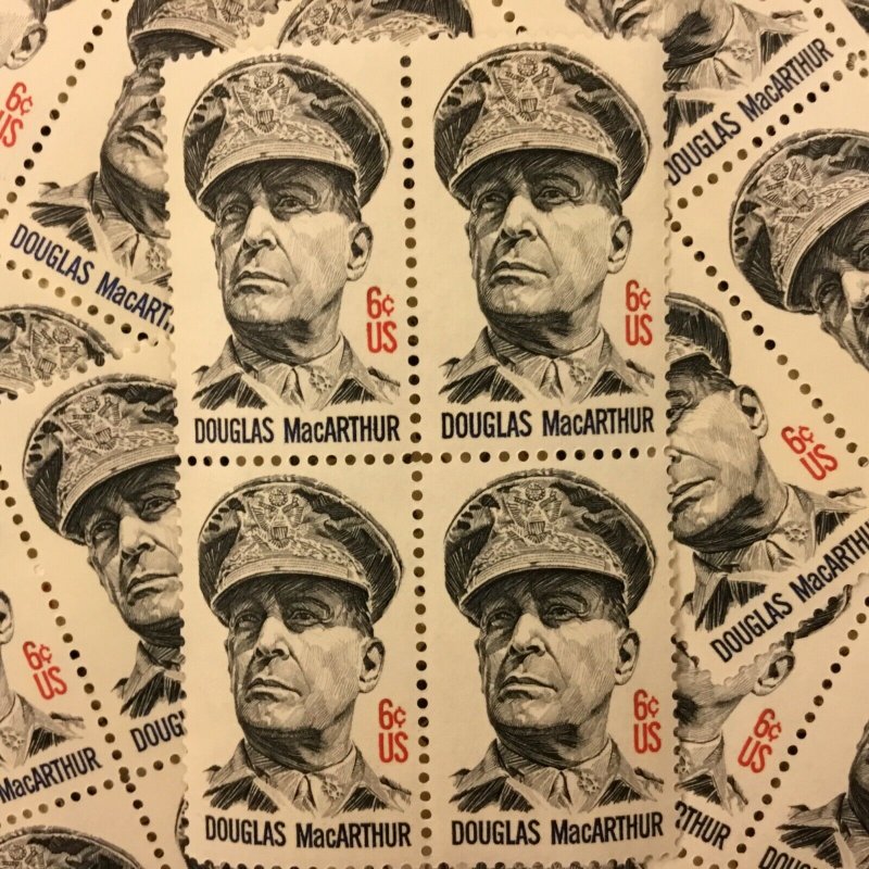 1424   General Douglas MacArthur.  100 MNH 6 cent single stamps.  Issued in 1971