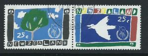 New Zealand SG 1393a se tenant pair VFU