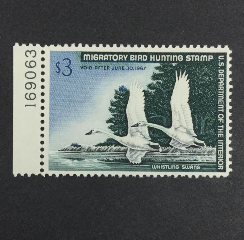 US #RW33 MINT OG H DUCK $110 S2747R #7374