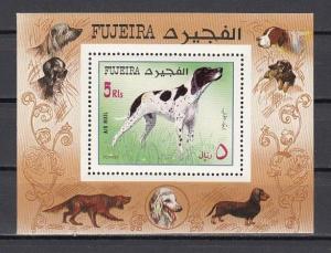 Fujeira, Mi cat. 607, BL38 A. Hunting dog s/sheet.