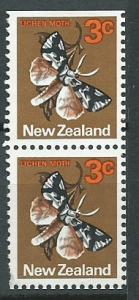 New Zealand SG 1010  FU Booklet pair top imperf unwaterma...