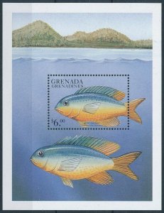 [109047] Grenada Grenadines 1999 Marine life fish Souvenir Sheet MNH