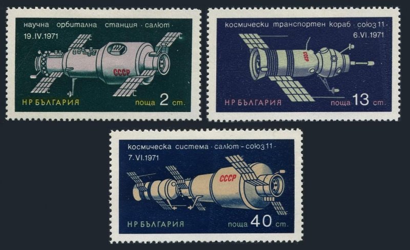 Bulgaria 1996-1999,hinged.Mi 2135-37,Bl.34. Salyut-Soyuz-11 space mission,1971.