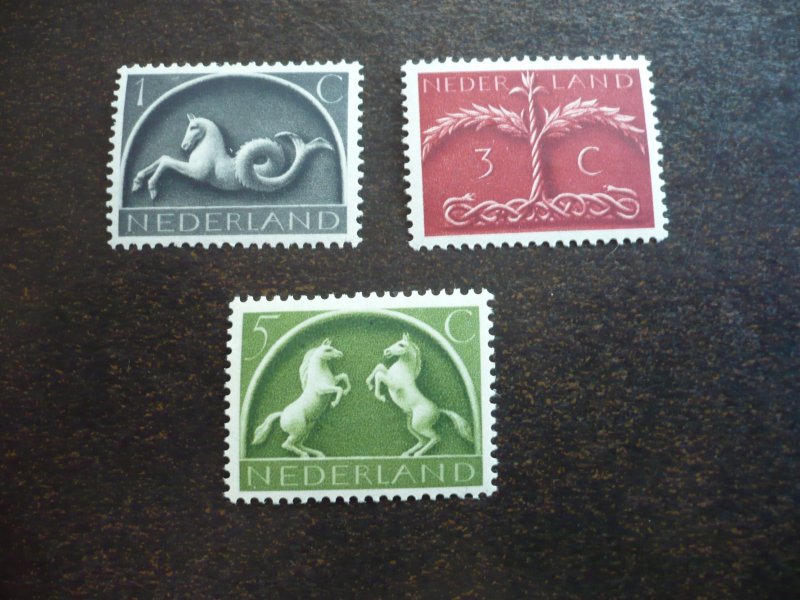 Stamps - Netherlands - Scott#245,249,251 -Mint Never Hinged Part Set of 3 Stamps