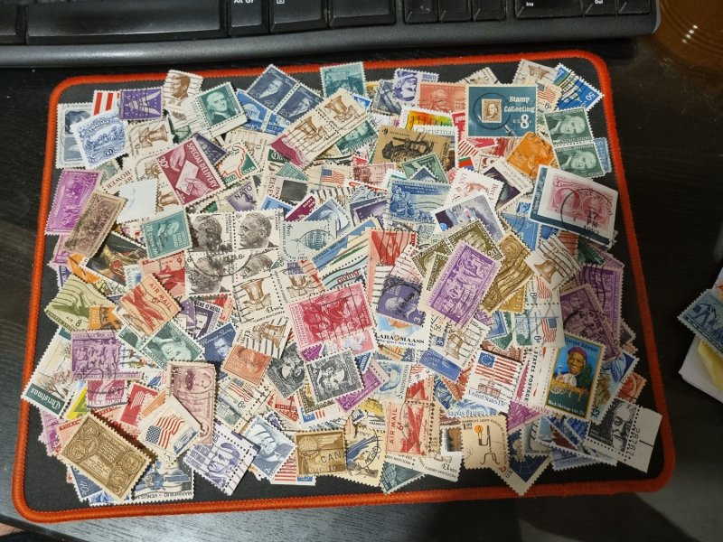 USA about 1000 stamps unchecked big lot Old Stamps Great #1069