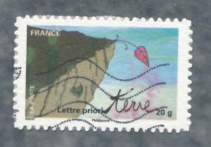 France 2011 Scott 3962 used - Stamp Day, ‭ ‭Leaf on Edge of Cliff