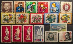 GERMANY BERLIN 1974 YEAR SET  MNH