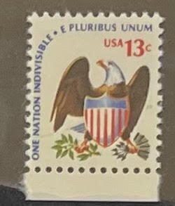 US 1975 13c Eagle Shield #1596 MNH OG