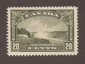 CANADA #225 MINT VF NH