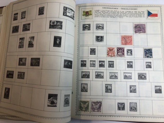 The New World Wide Postage Stamp Album Lots Of Old Stamps