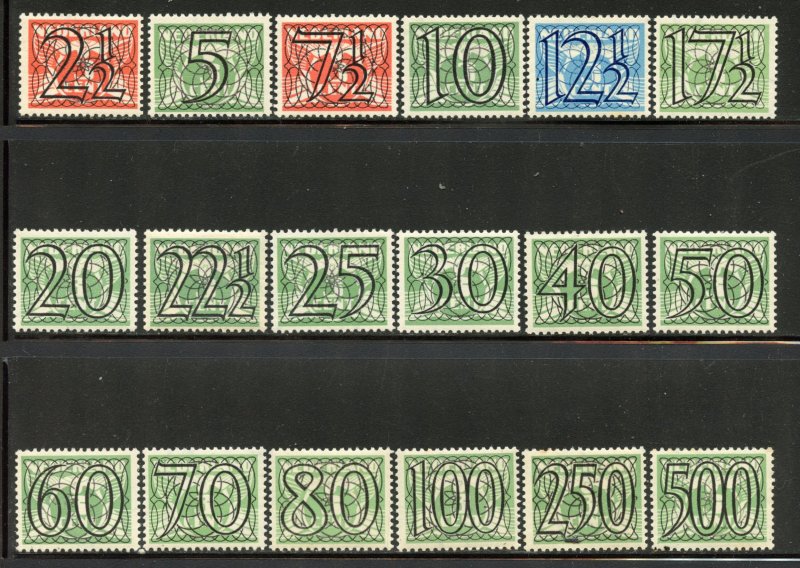 Netherlands # 226-43, Mint Hinge. CV $ 80.00