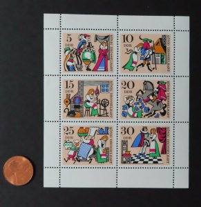 HuskyStamps ~ Germany DDR #973a, Mini-Sheet of 6, MNH, Fairy Tales,  4 pictures