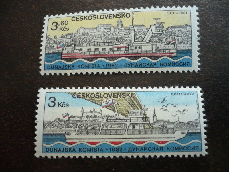 Stamps - Czechoslovakia - Scott# 2424-2425 - Mint Never Hinged Set of 2 Stamps