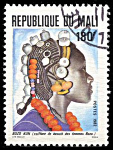 Mali 458, CTO, Women's Hairstyles