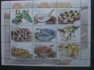 ​MADAGASCAR STAMP:1999 COLORFUL BEAUTIFUL SNAKES MNH FULL SHEET