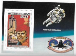 1984   CENTRAL AFRICA  -  SG.  1036 SHEETLET  -  SPACE LAB  -  MNH