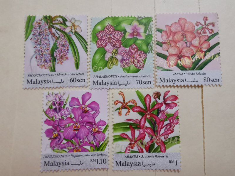 MALAYSIA 2017  FLOWER FLORA STAMP IN COMPLETE SET IN FINE MINT CONDITION