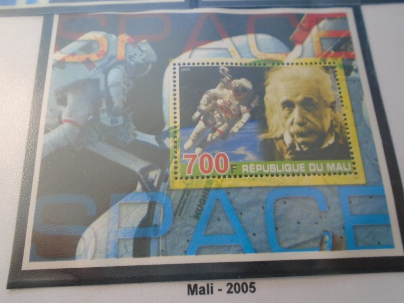 Mali  Year  2005  MNH   Albert Einstein