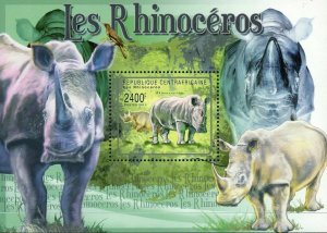 Rhinos Stamp Rhinocerotidae Wild Animal Souvenir Sheet MNH #3068 / Bl.722