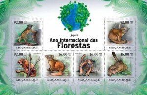 Mozambique - 2011 Honey Bears on Stamps - 6 Stamp  Sheet 13A-528