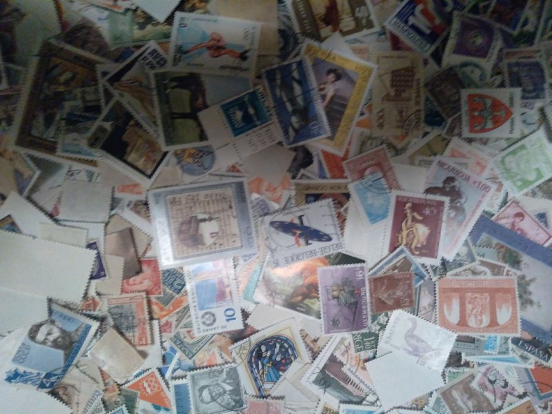 1,000 XF Worldwide Foreign Lot Unsearched 600k Hoard Weighed All  Different!