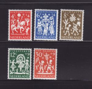 Netherlands B358-B362 Set MNH Holiday Folklore