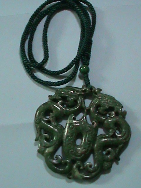 ​CHINA GREEM JADE: HAND CRAFT ON BOTH SIDE PENDANT DOUBLE DRAGON PLAYING PEAL