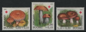 FINLAND  B221-B223   MINT HINGED SET