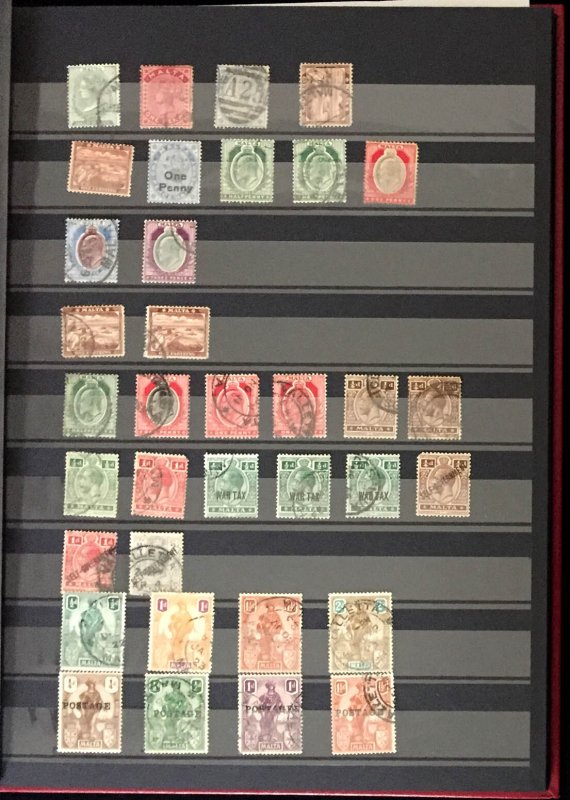 COLLECTION OF MALTA STAMPS FROM CLASSIC TO MODERN IN AN ALBUM - 300 STAMPS