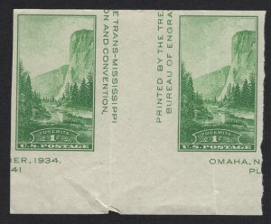 United States MINT Scott Number 769 VERT GUTTER  PAIR  MNH  VF #B9 - BARNEYS