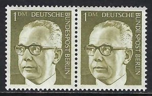 Germany Berlin 9N295 MNH PAIR Y777-4