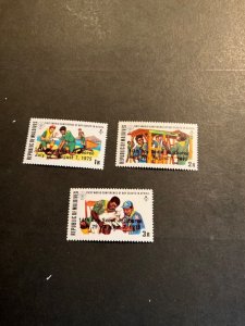 Stamps Maldive Islands 571-3 never hinged