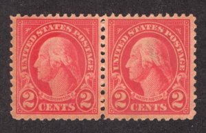 United States Scott #554 MINT NH OG Great looking pair of stamp!