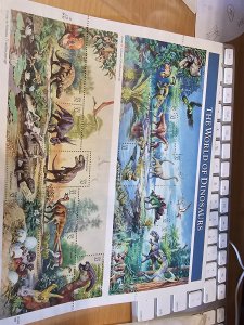 #3136 The world of dinosaurs mnh