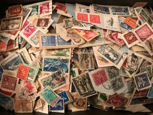 ~~VINTAGE TREASURES~~  40 WORLD STAMPS ON/OFF-PAPER Different Size Issues