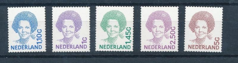 [17073] Netherlands  2001 Definitives Queen Beatrix 5 val. Self Adhesive MNH