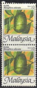 ROSS1374: MALAYSIA  SC# 335 **USED** $10 1986-2000  CONNECTED PAIR   FRUIT