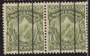 NEW ZEALAND 1/2d Mt Cook MNH pair 'Dickie Coils' MNH........……...........A9714