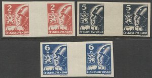 CZECHOSLOVAKIA 1945 Sc 307-09, Mint NH Red Army Soldier  Kosice Gutter Pairs VF