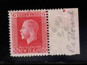 New Zealand Scott 154 MNH** KGV stamp Tone spots in gum notes on selvage