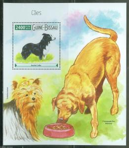 GUINEA BISSAU 2015 DOGS GOLDEN RETRIEVER BORDER COLLIE SOUVENIR SHEET