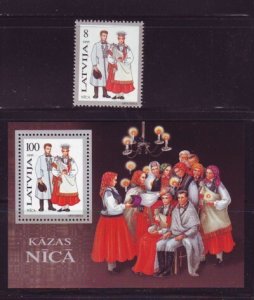 Latvia Sc 400-01 1995 Nica Costumes stamp & sheet mint NH
