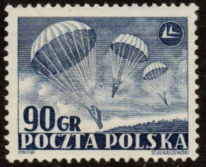 Poland  #557   Mint NH  CV $1.00