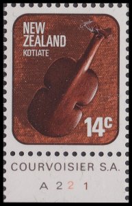 New Zealand 1098 Maori Artifact Kotiate 14c margin single A221 MNH 1976