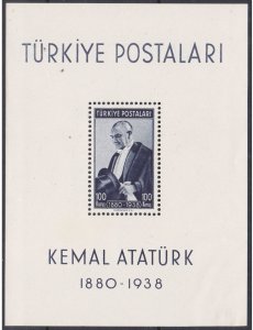 Turkey #841 Ataturk MH souvenir sheet CV $70