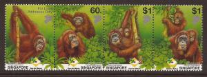 2001 Singapore -Sc 983 - MNH VF strip of 4 - Orangutans