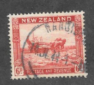 NEW ZEALAND #193 Used 6p Harvesting Stamp 2019 CV $12.00