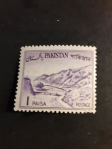Pakistan #129b               MNH